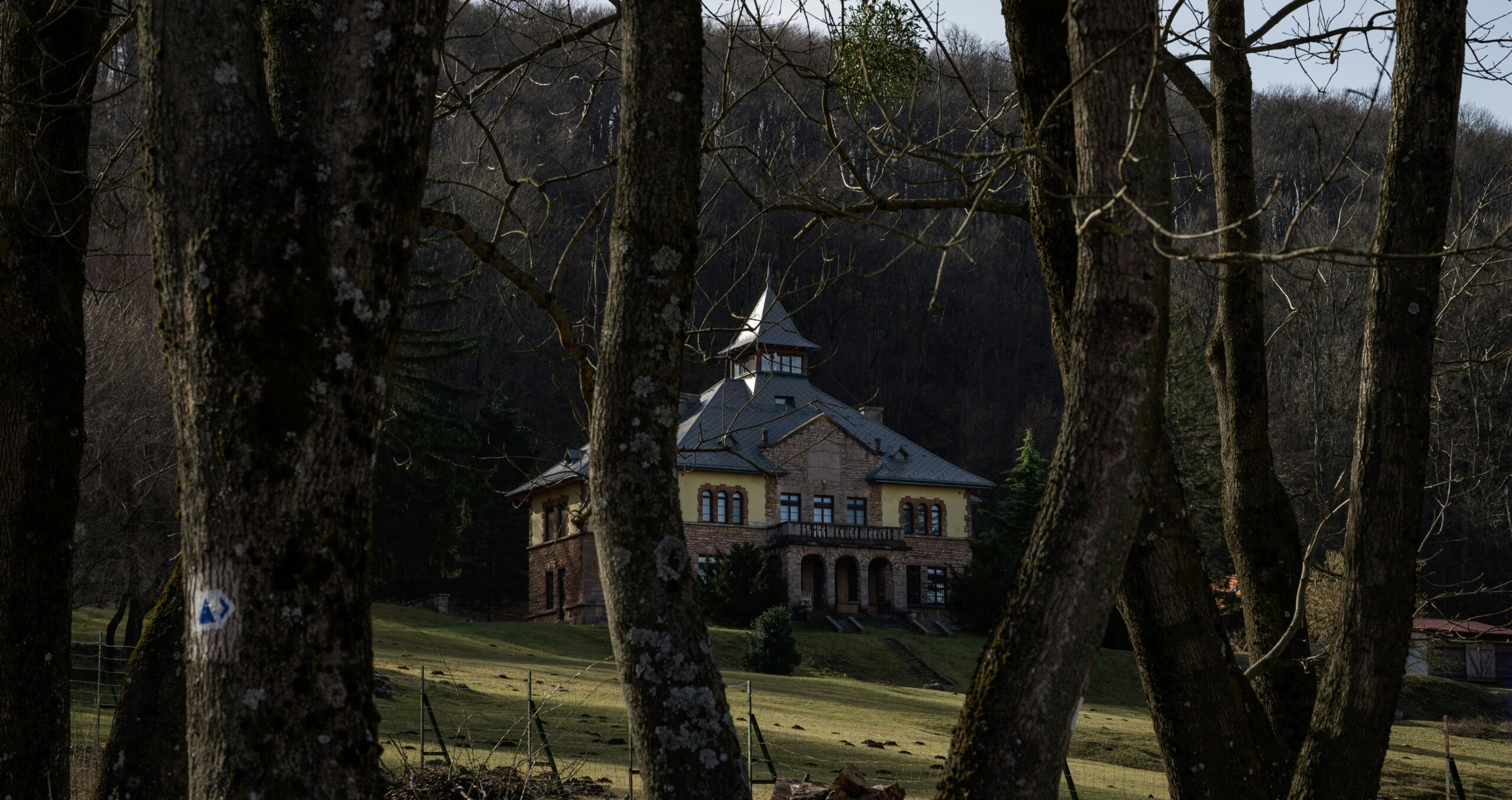 A beautiful countryside villa overlooking rolling hills