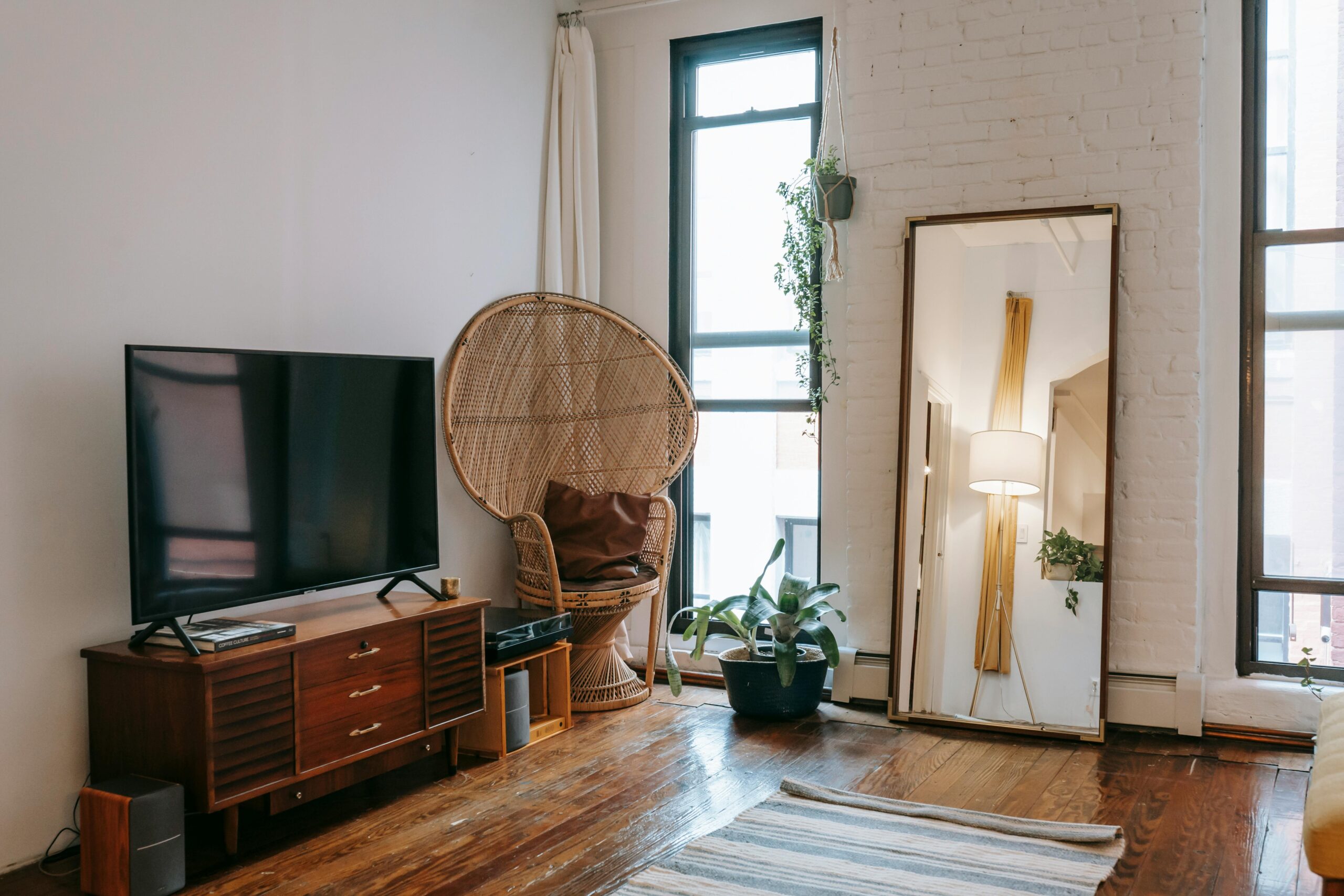 Cozy living room with vintage furniture inside a historic vacation rental