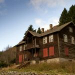 Why Antique Furniture Collections Make Historic Vacation Rentals a Timeless Escape