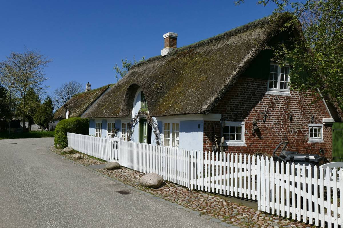 Time Warp Lodging: Your Ultimate Guide to Historic Vacation Rentals