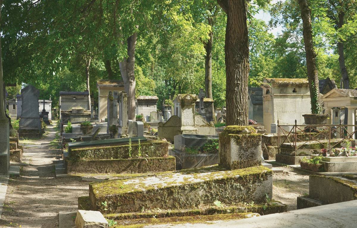 Cimetière du Père Lachaise, rue du Repos, Paris, France.