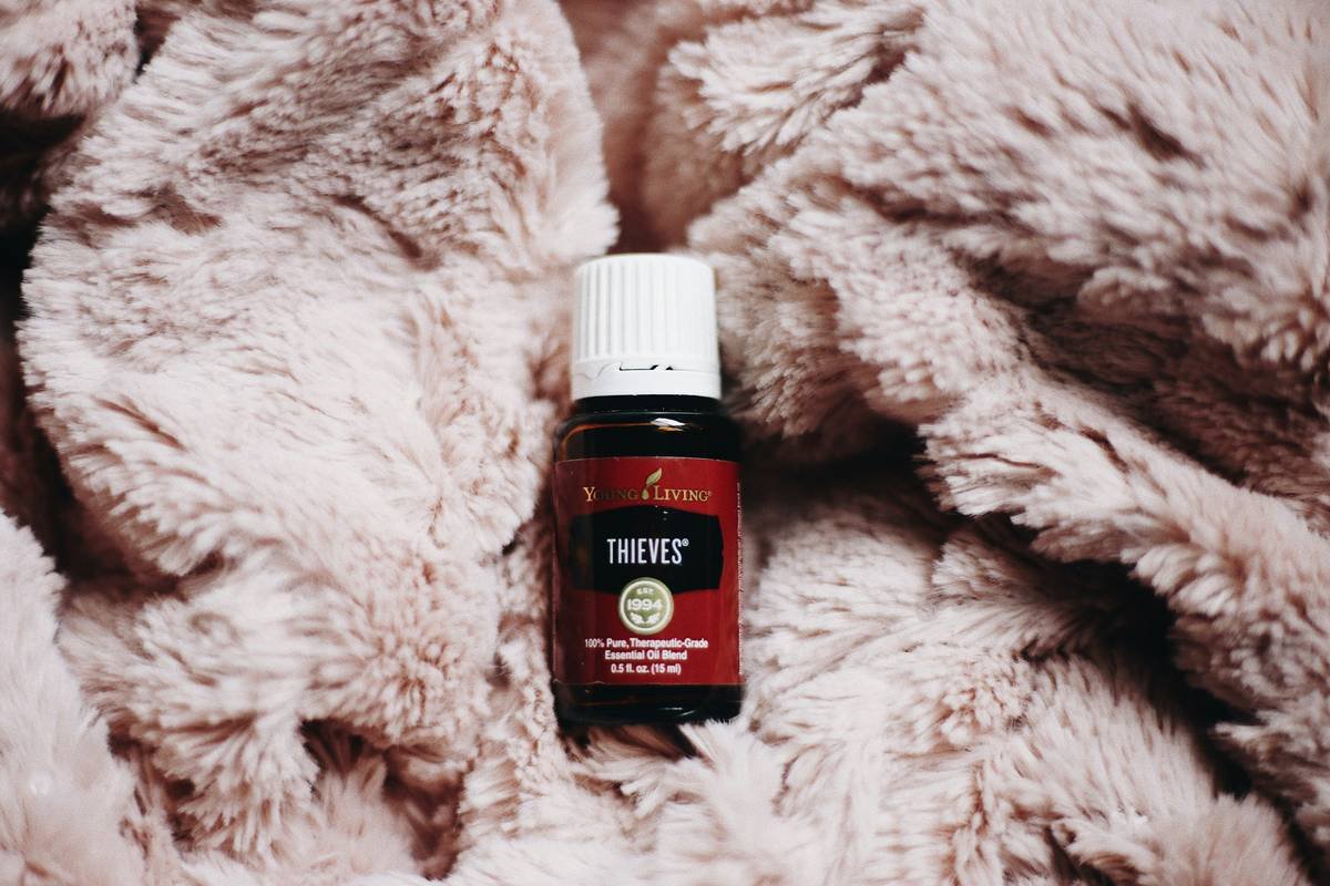 Thieves Essential Oil Young Living
