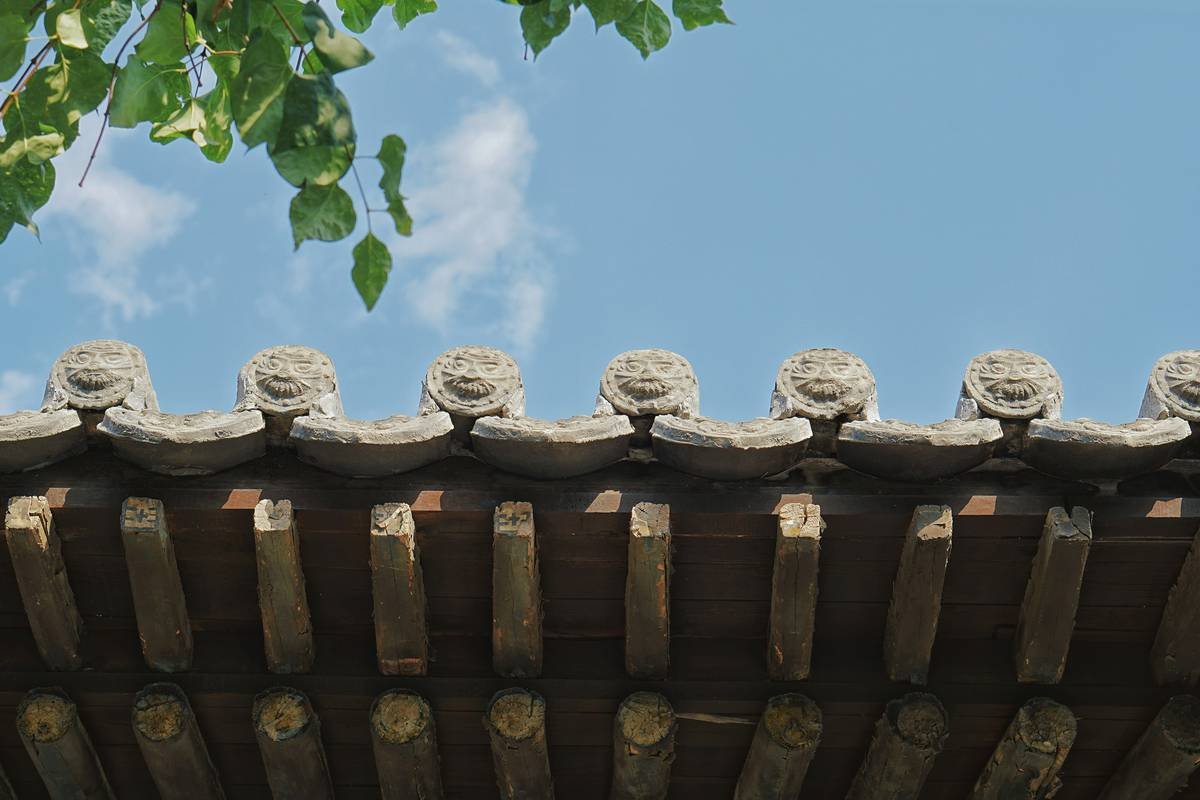 Why Your Next Historic Getaway Needs a Cultural Spot Base (Not Just Any Old Cottage)
